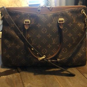 Louis Vuitton Pallas MM